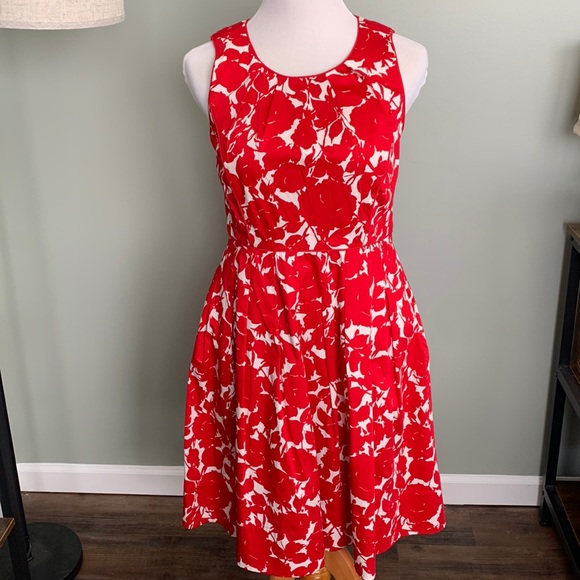 Talbots Dresses & Skirts - NWT Talbots sleeveless dress size 8P Red White Floral Fit & Flare with Pockets